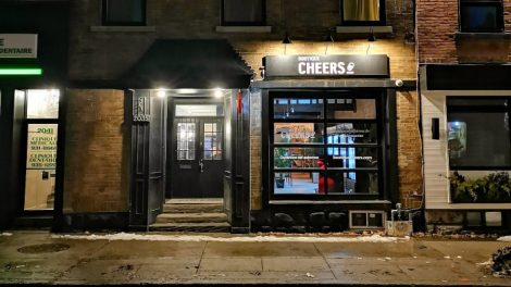 Cheers est situé 2035 rue Wellington, à Montréal