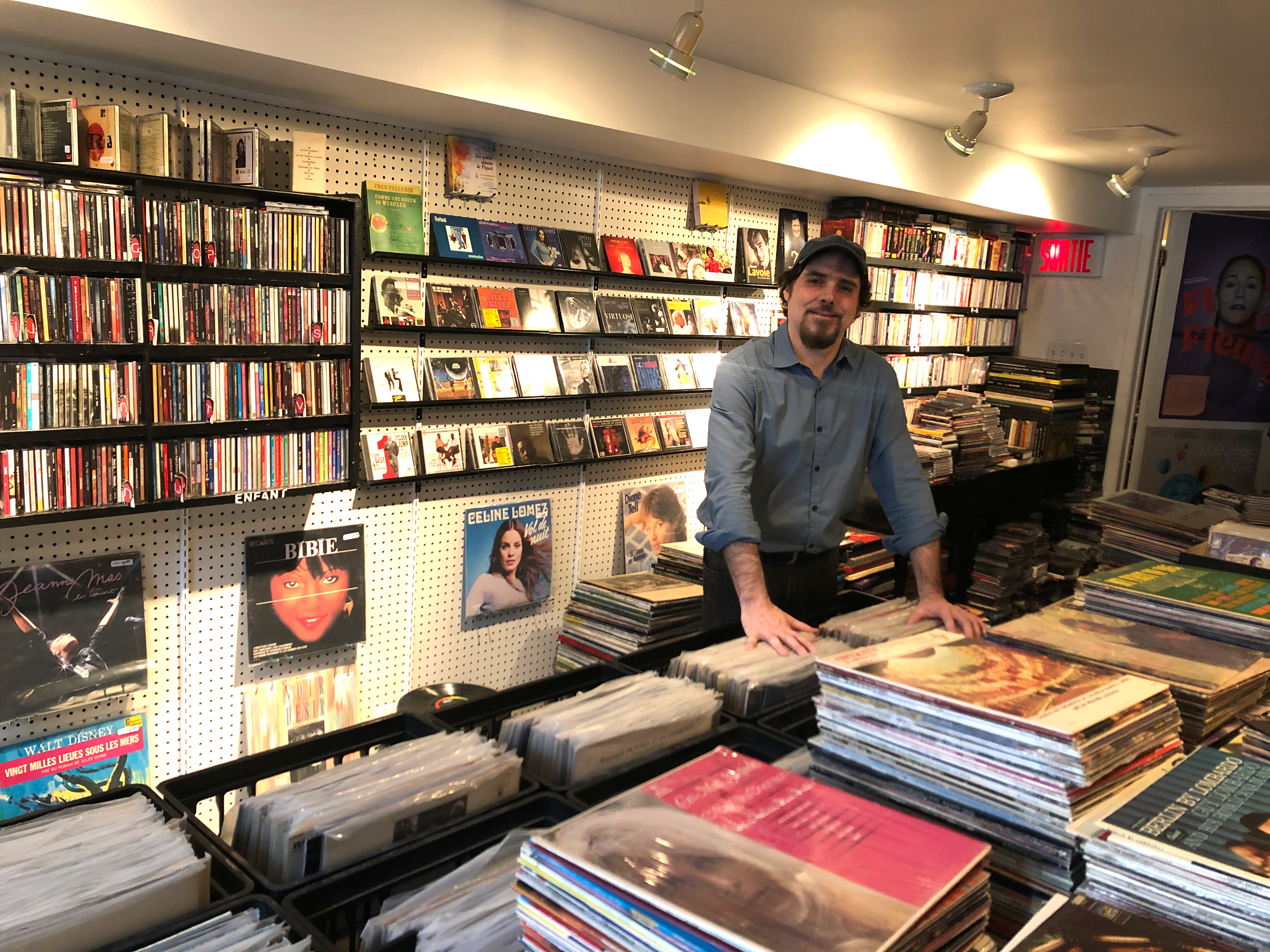 Des disques de secone main à Noël Jean Charles Pradère offre une immense collection