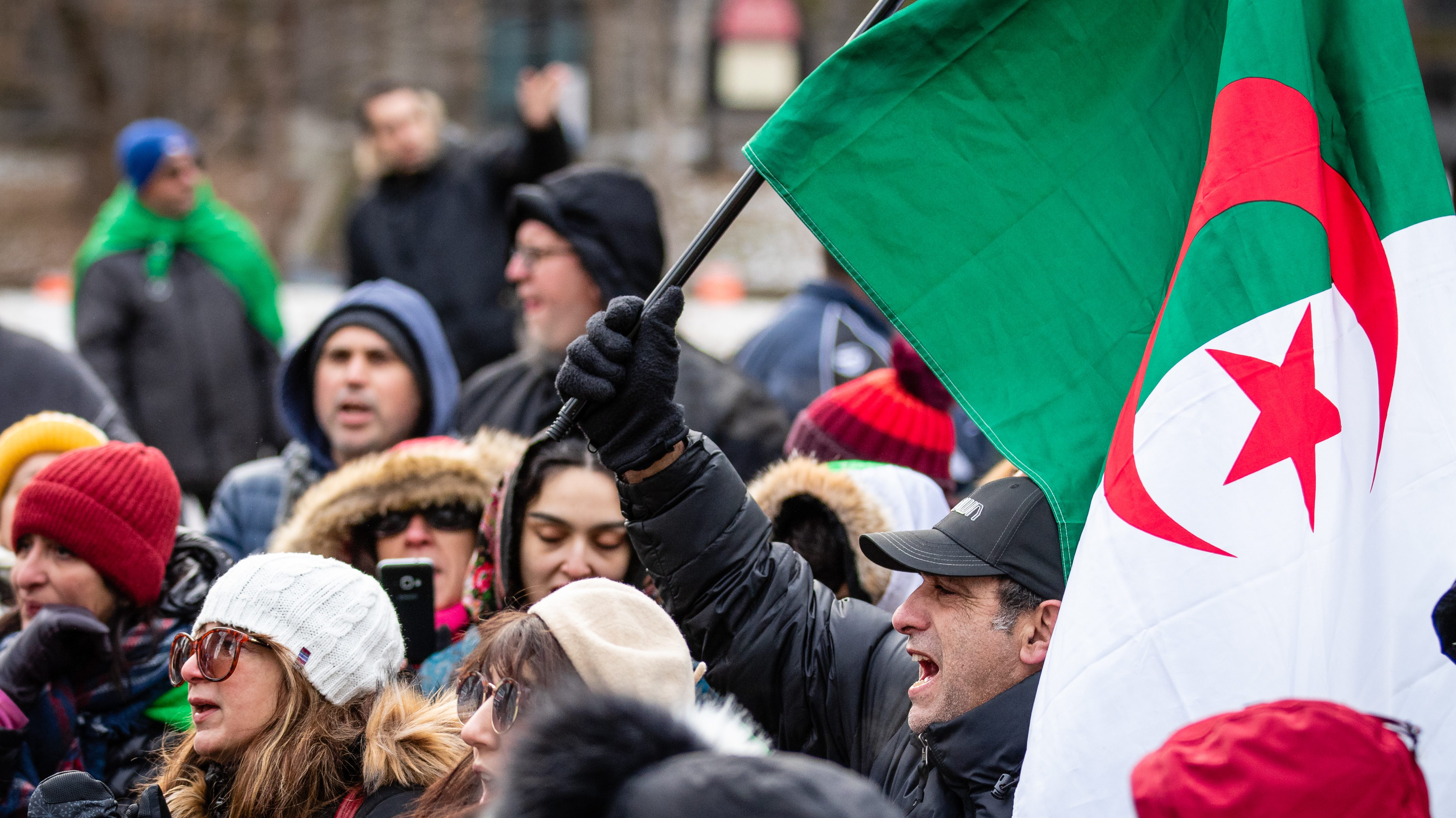 Montréal commémore l'anniversaire de la révolution du sourire