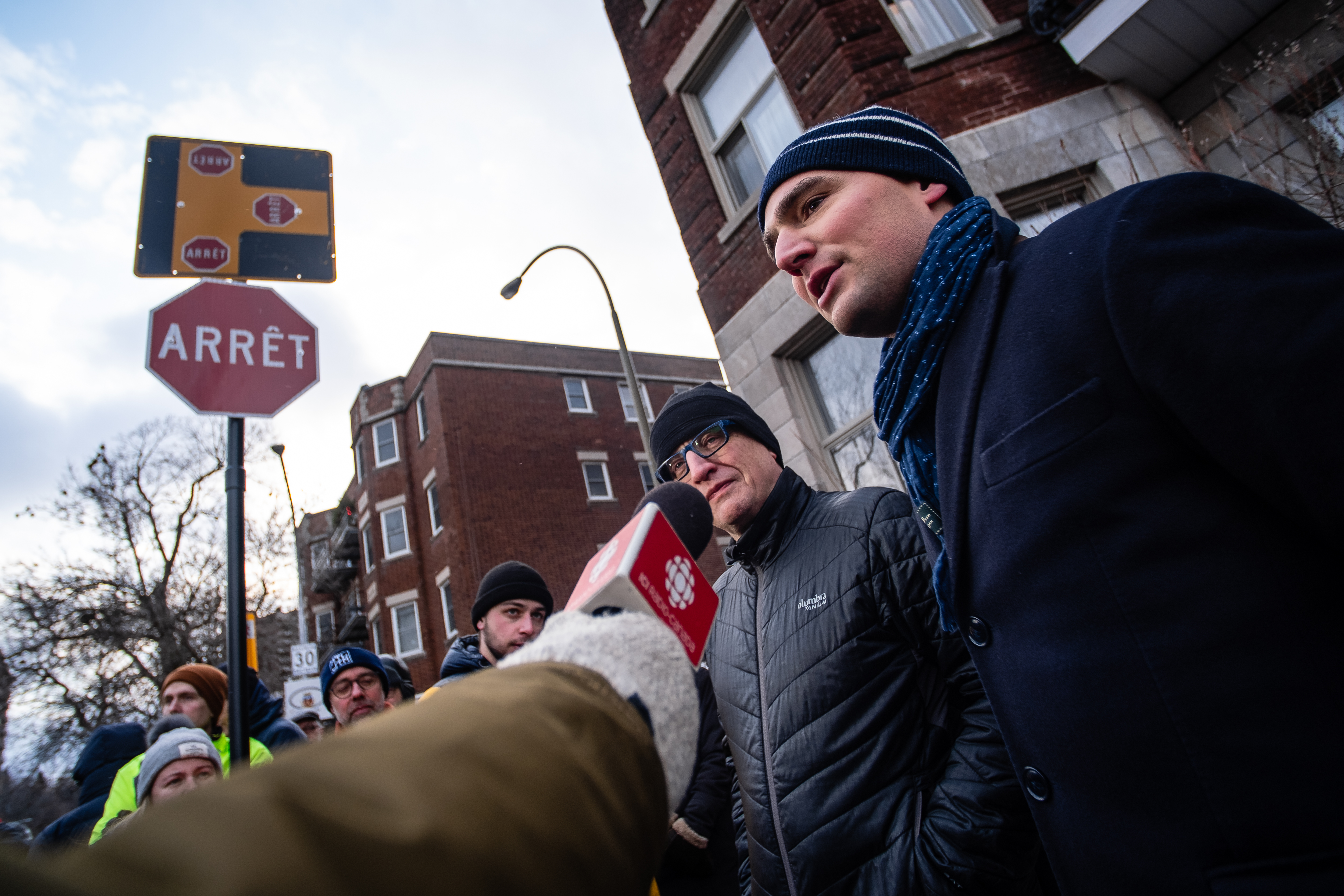 Nicolas Vézeau (à droite) et le docteur Alain Vadeboncoeur, dimanche, à un rassemblement citoyen pour exiger une révision du Code de la sécurité routière