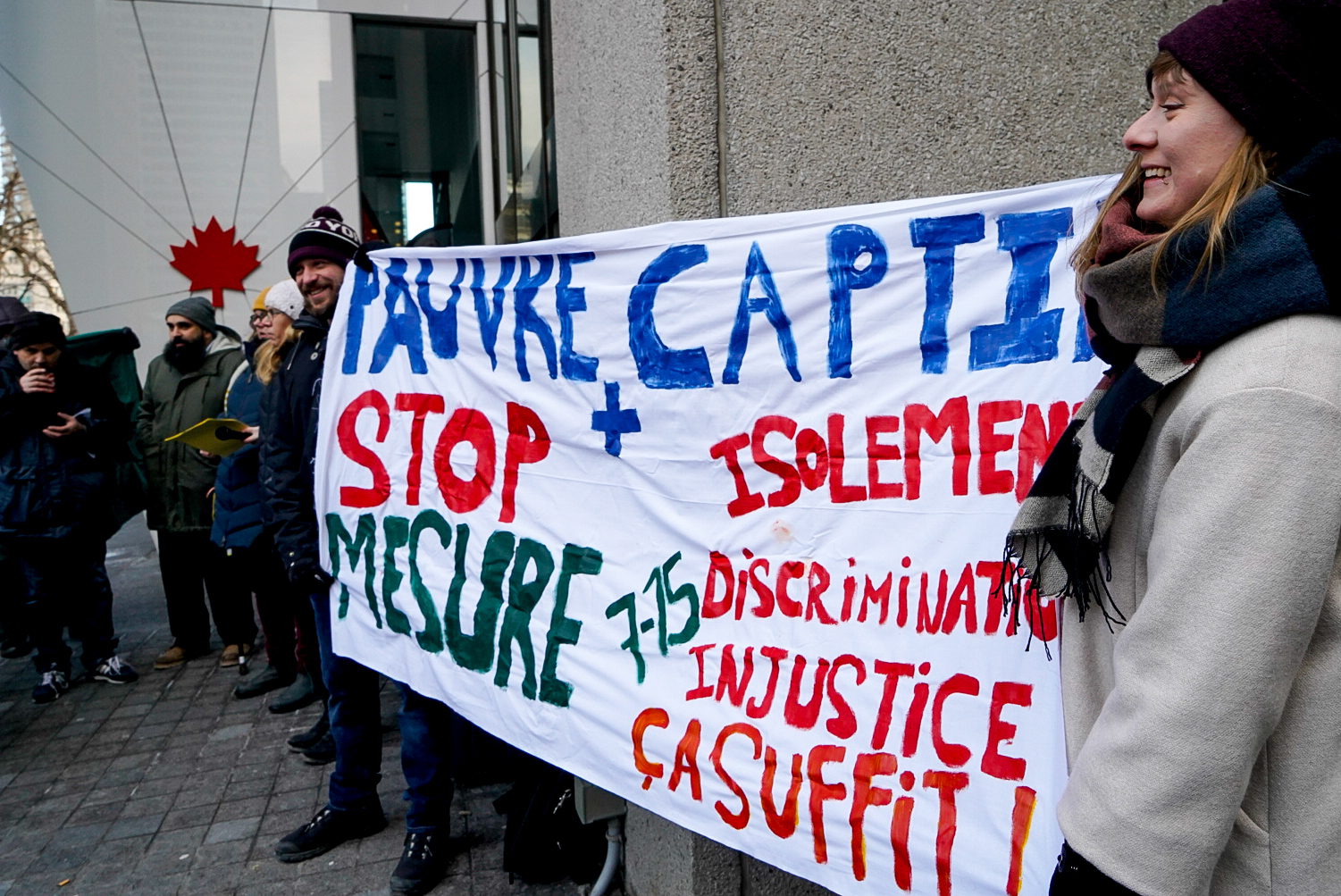 Des manifestants dénoncent l'article «7-15» de la Loi sur l'aide sociale