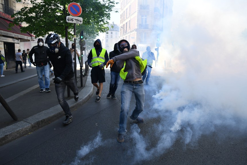 France Premières Condamnations De Policiers Pour Violences Contre Les Gilets Jaunes