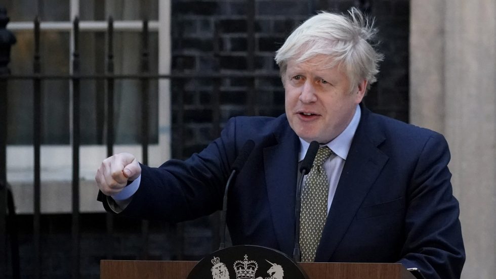 Brexit: fort de sa victoire, Boris Johnson presse le pas