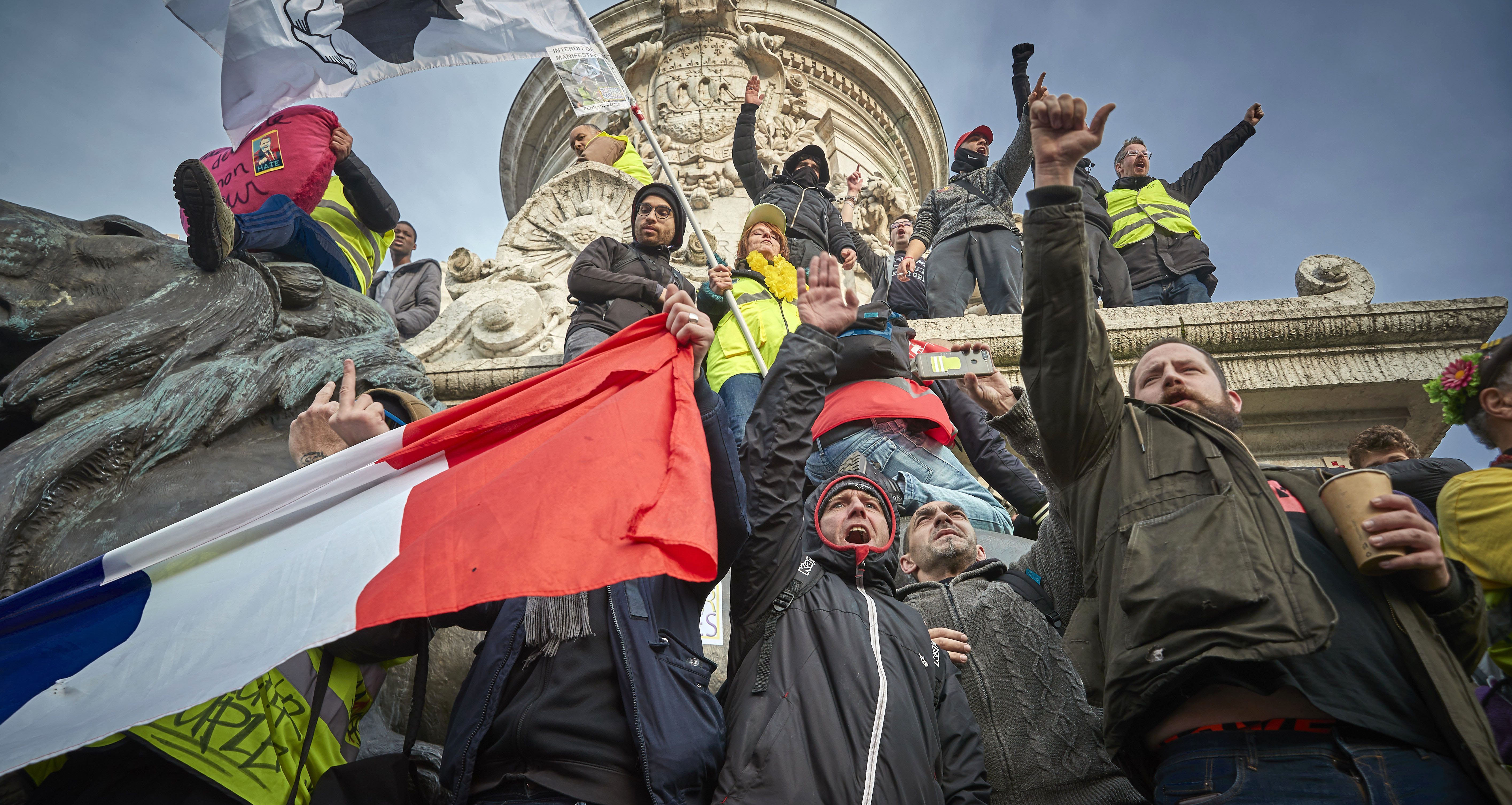 Réforme des retraites en France: forte mobilisation au 13e jour d'une grève illimitée