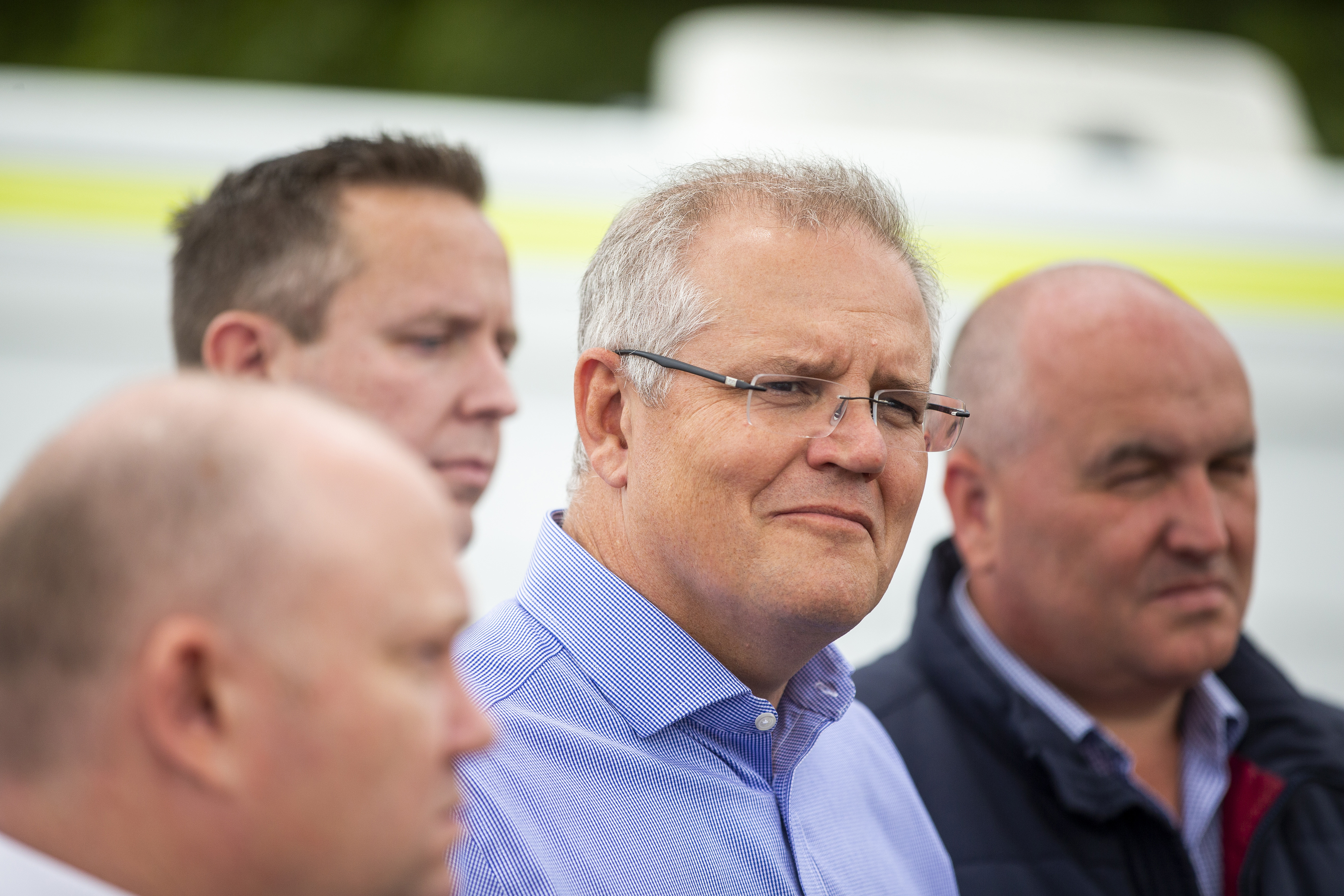 Australie: critiqué, le premier ministre se rend sur le front des incendies