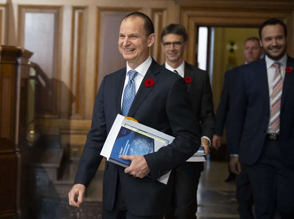 Québec revoit sa cible de surplus budgétaire pour l'année en cours