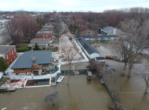 Photo aérienne de la digue sur les rues Cousineau et Cuvier à Cartierville 