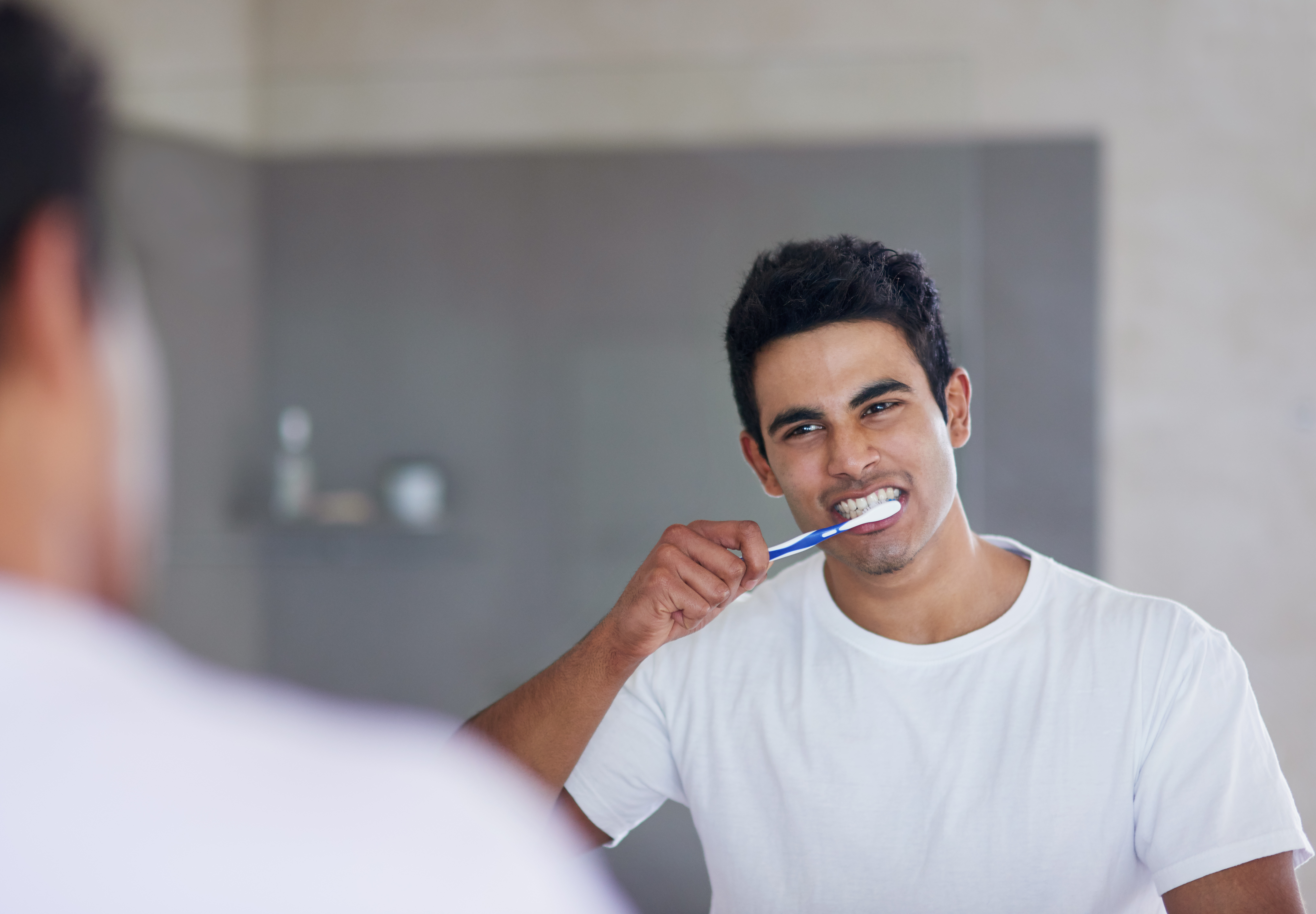 Чистим зубы перед сном. Brushing Teeth. Brush your Teeth. Man Brushes Teeth. Wash Tooth Photography.