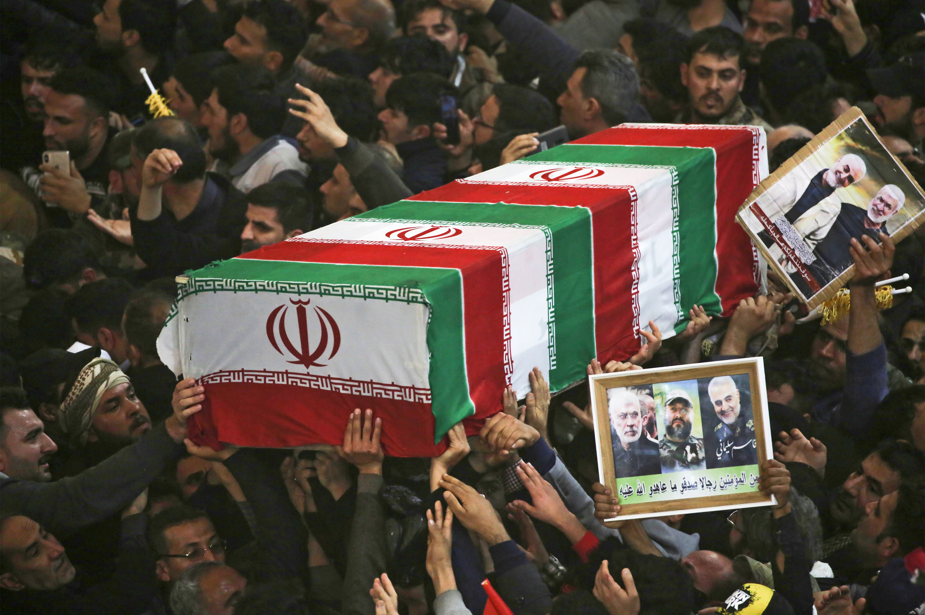 Funérailles de Soleimani: une bousculade fait une cinquantaine de morts