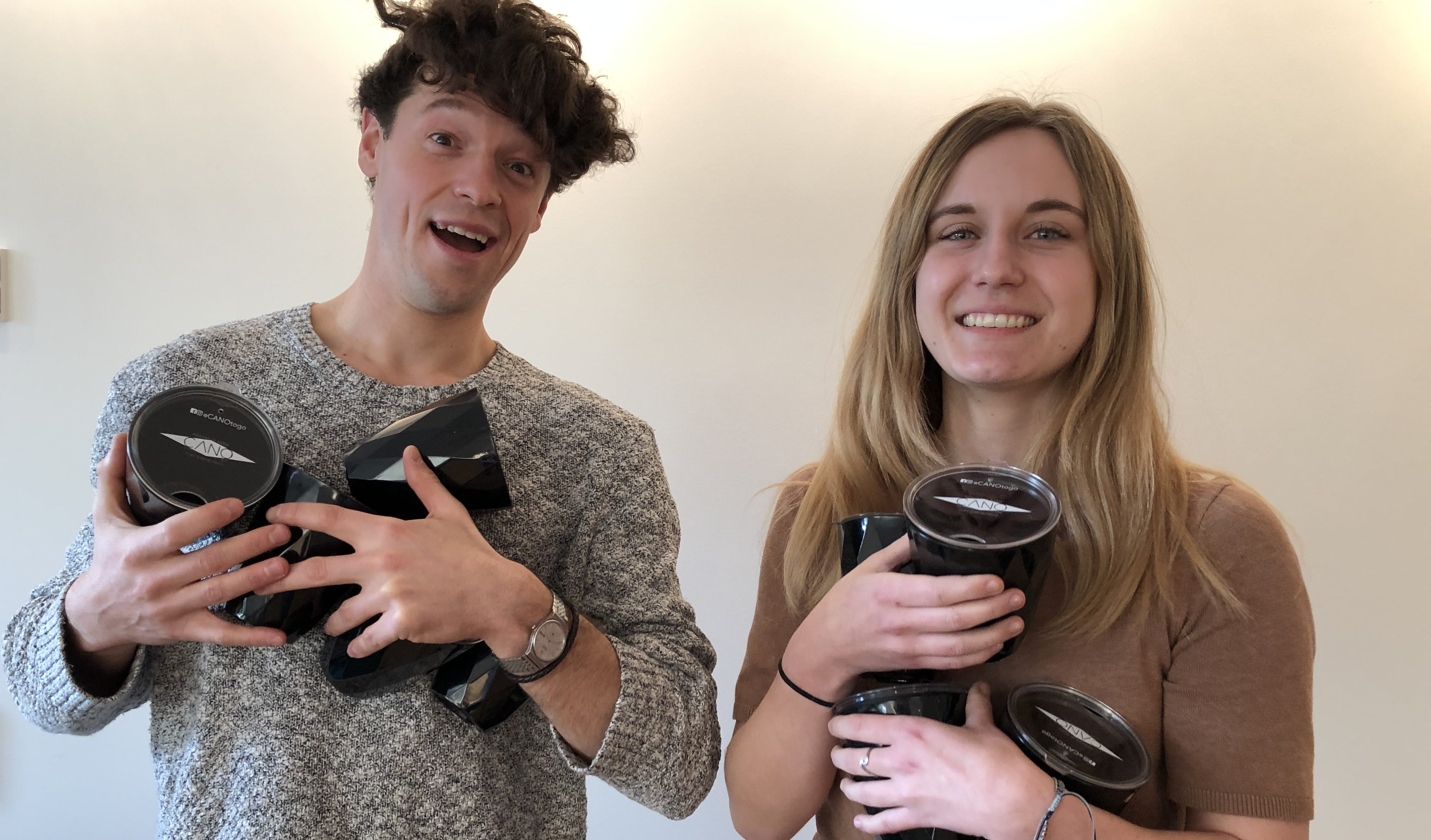 Marco Gartenhaus et Gabrielle Roberton veulent utiliser les technologies mobiles pour diminuer les déchets dans les cafés.
