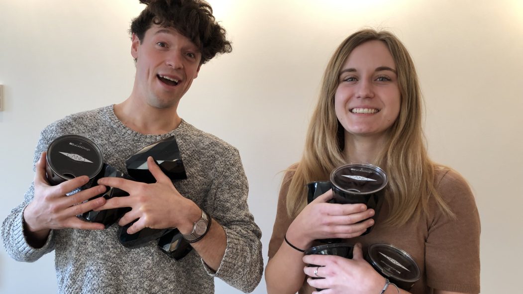 Marco Gartenhaus et Gabrielle Roberton veulent utiliser les technologies mobiles pour diminuer les déchets dans les cafés.