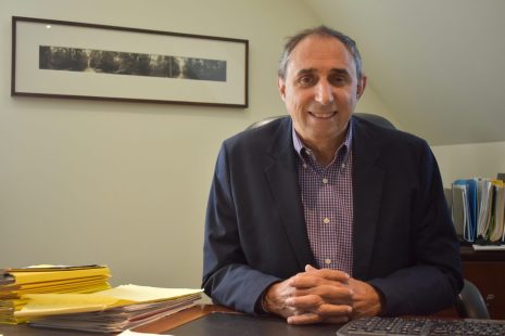 Le maire de LÎle-Bizard - Sainte-Geneviève, Normand Marinacci est cité en déontologie municipale.