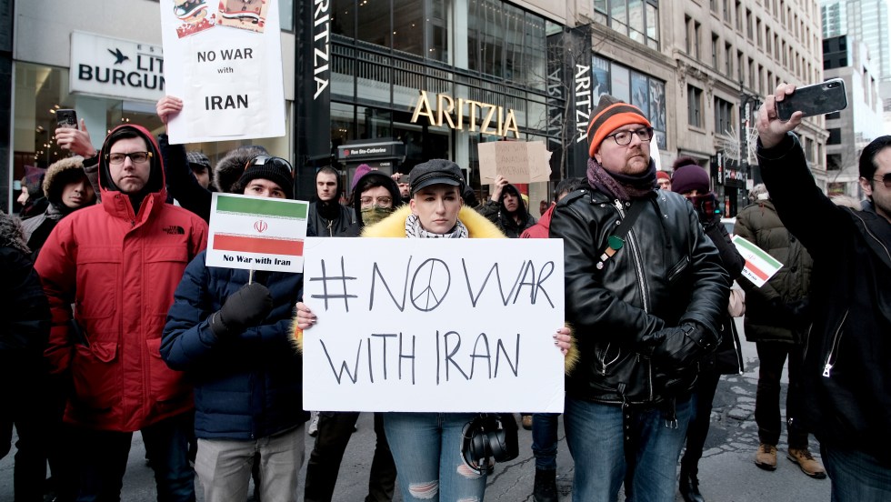 Manifestation contre une guerre en Iran à Montréal