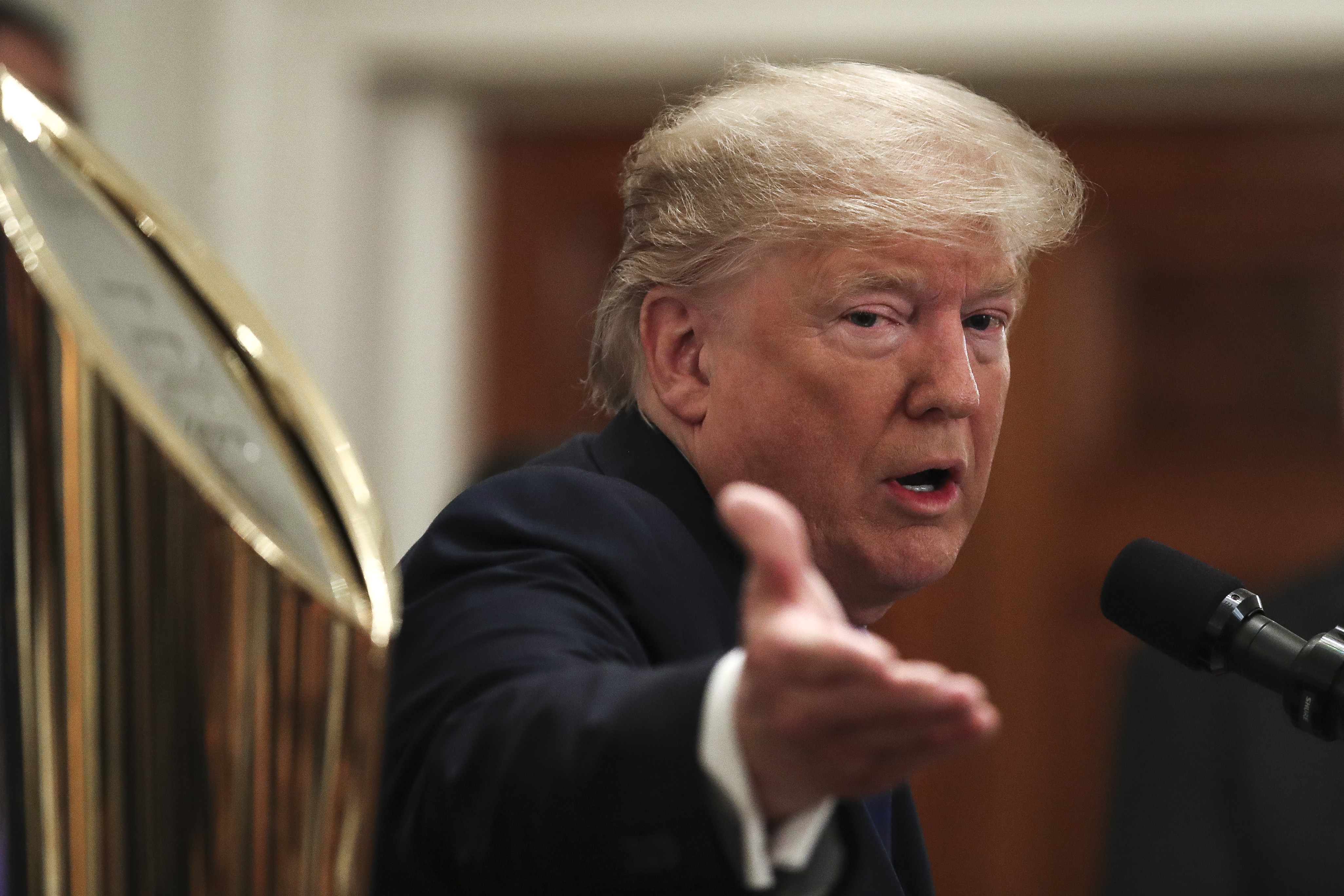 destitution Donald Trump