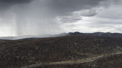Australie: tempête de sable et des averses de grêle