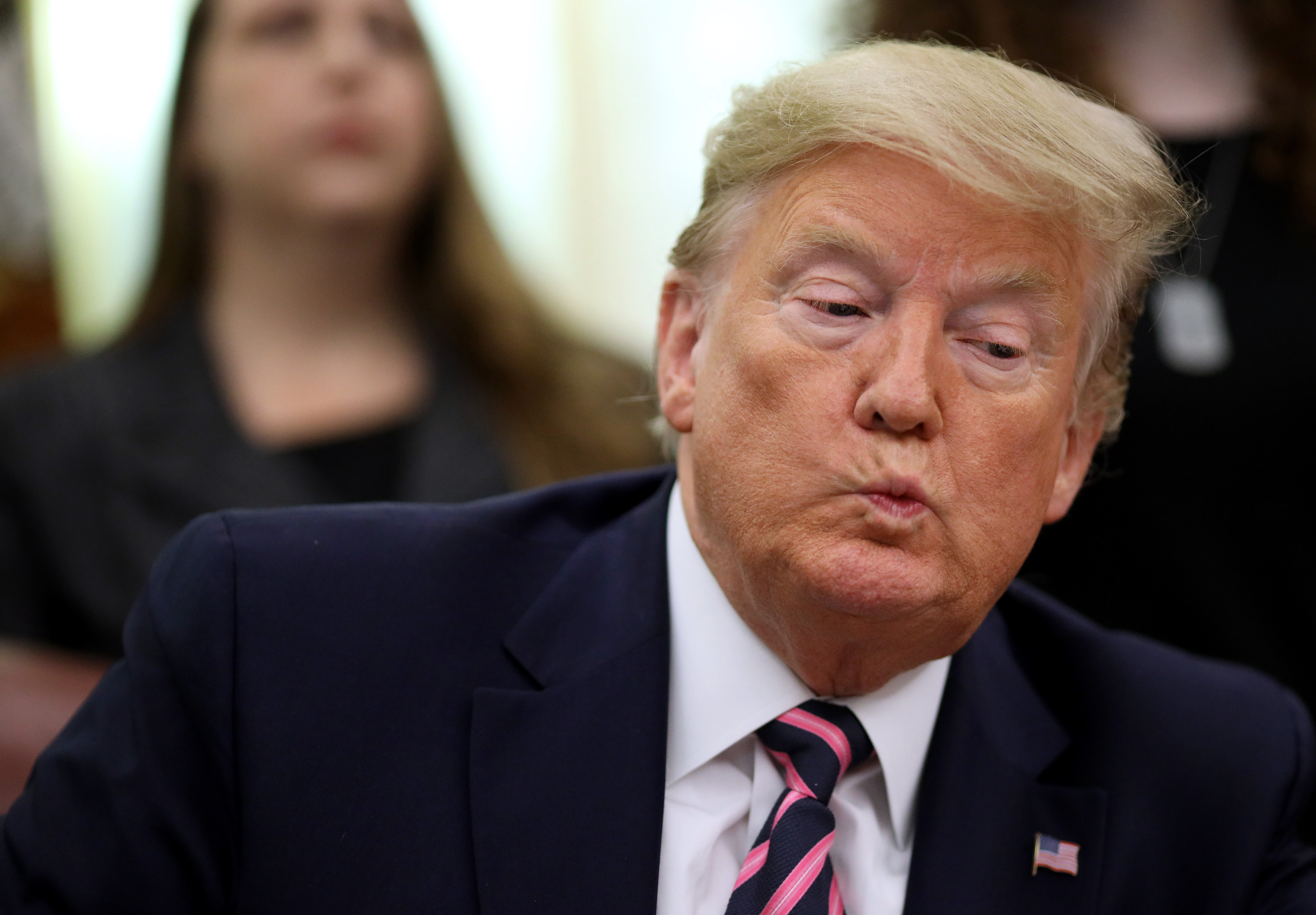 Destitution de Trump: passe d'armes entre démocrates et républicains