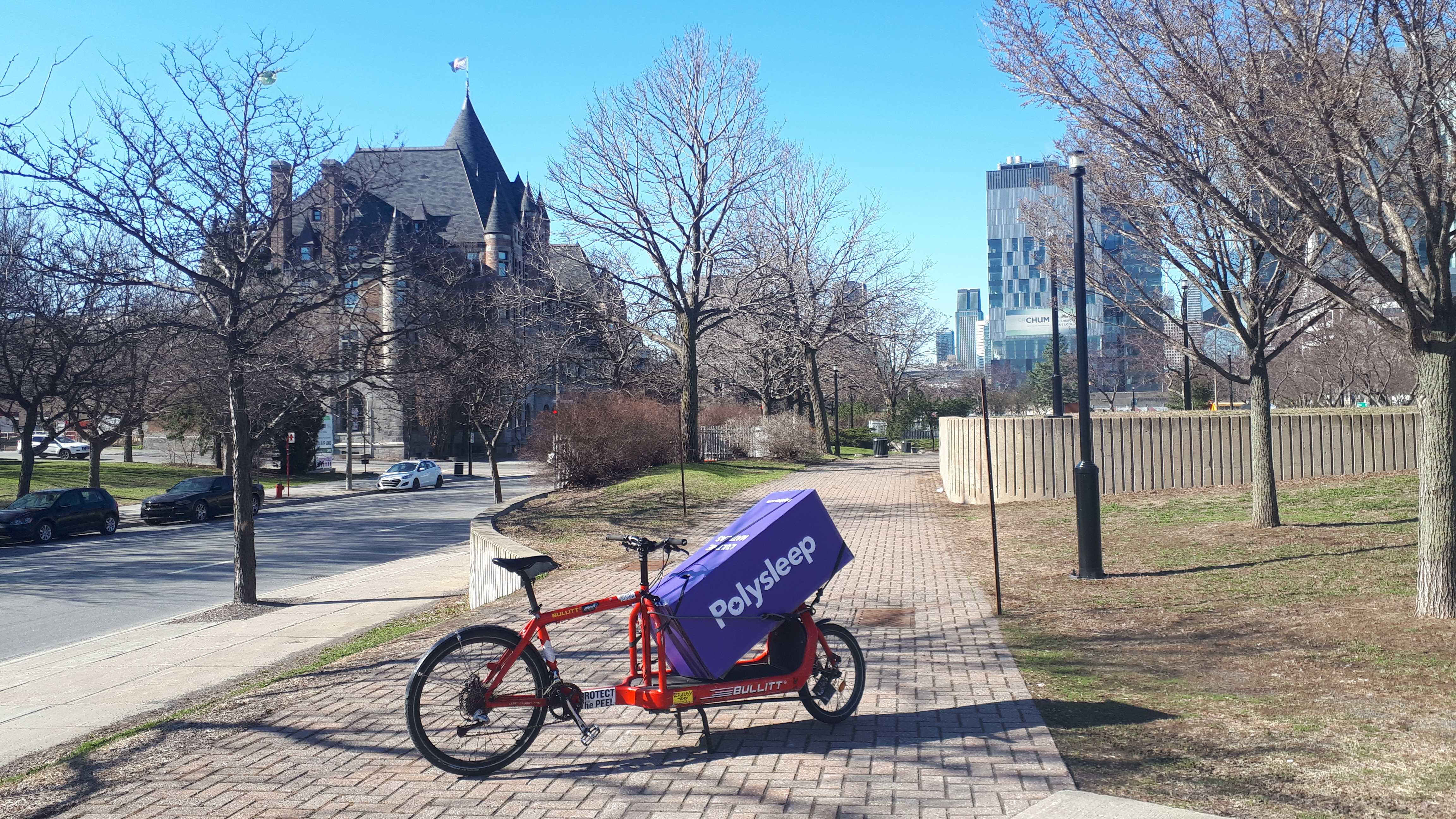 Matelas en bo&icirc;te sur v&eacute;lo