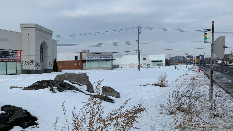 Les terrains visés par l'ensemble immobilier sont situés à l'angle du boulevard Newman et de la rue Léger. Le projet devrait comporter plus de 1000 logements.