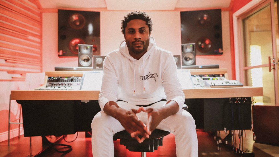 L’album Spaces-In-Between, lancé la semaine dernière au Planet Studios par Jonathan Émile, est distribué par Tuff Gong International, la maison de distribution fondée par Bob Marley.