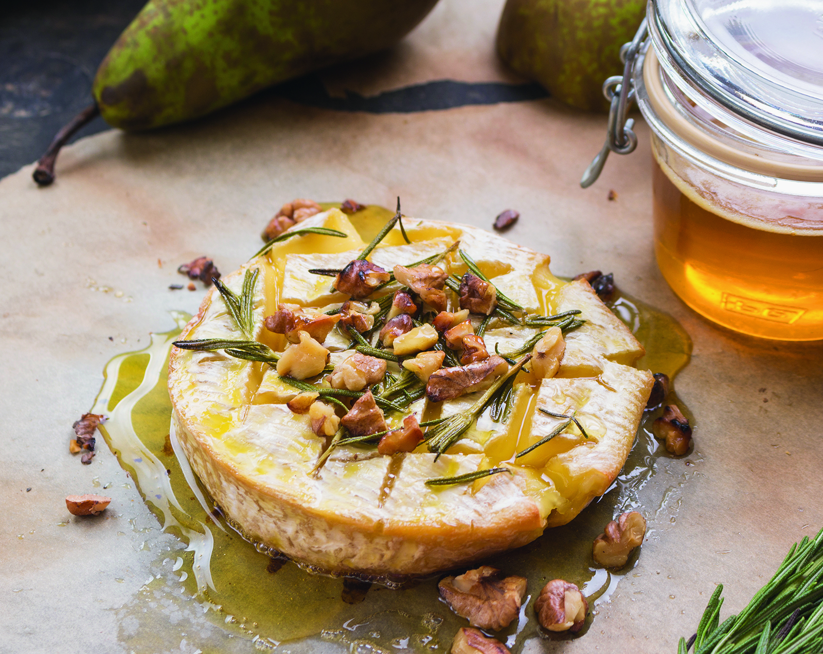 Brie aux poires à manger avec des vins