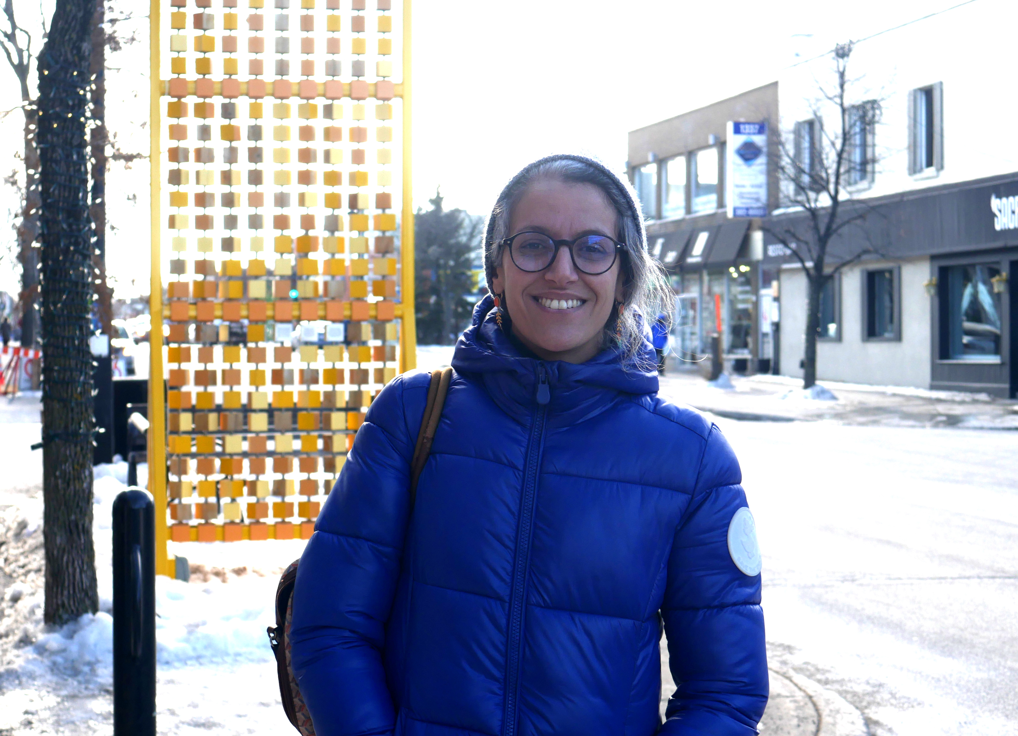 Bochra Manai sur la rue Fleury