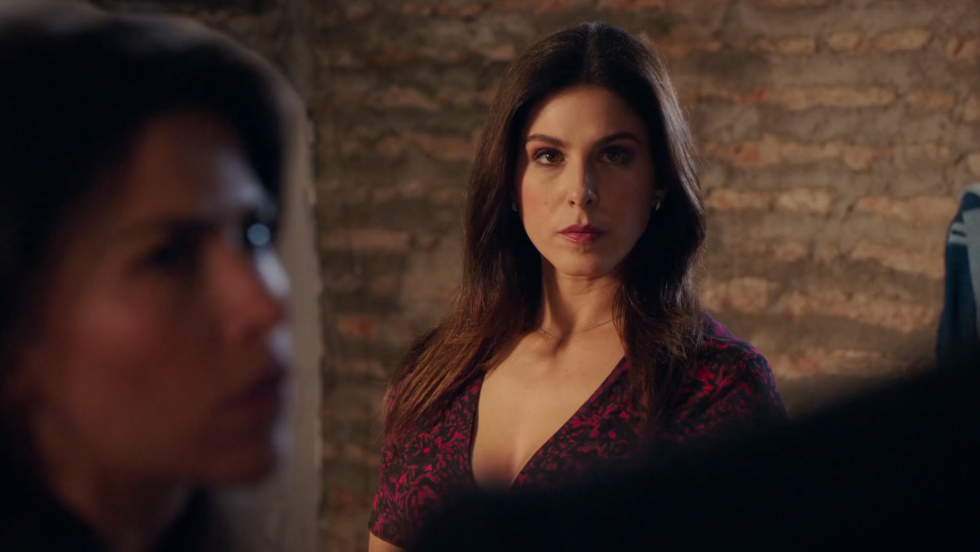 Cristina Rosato joue Vicki dans Mafia Inc.