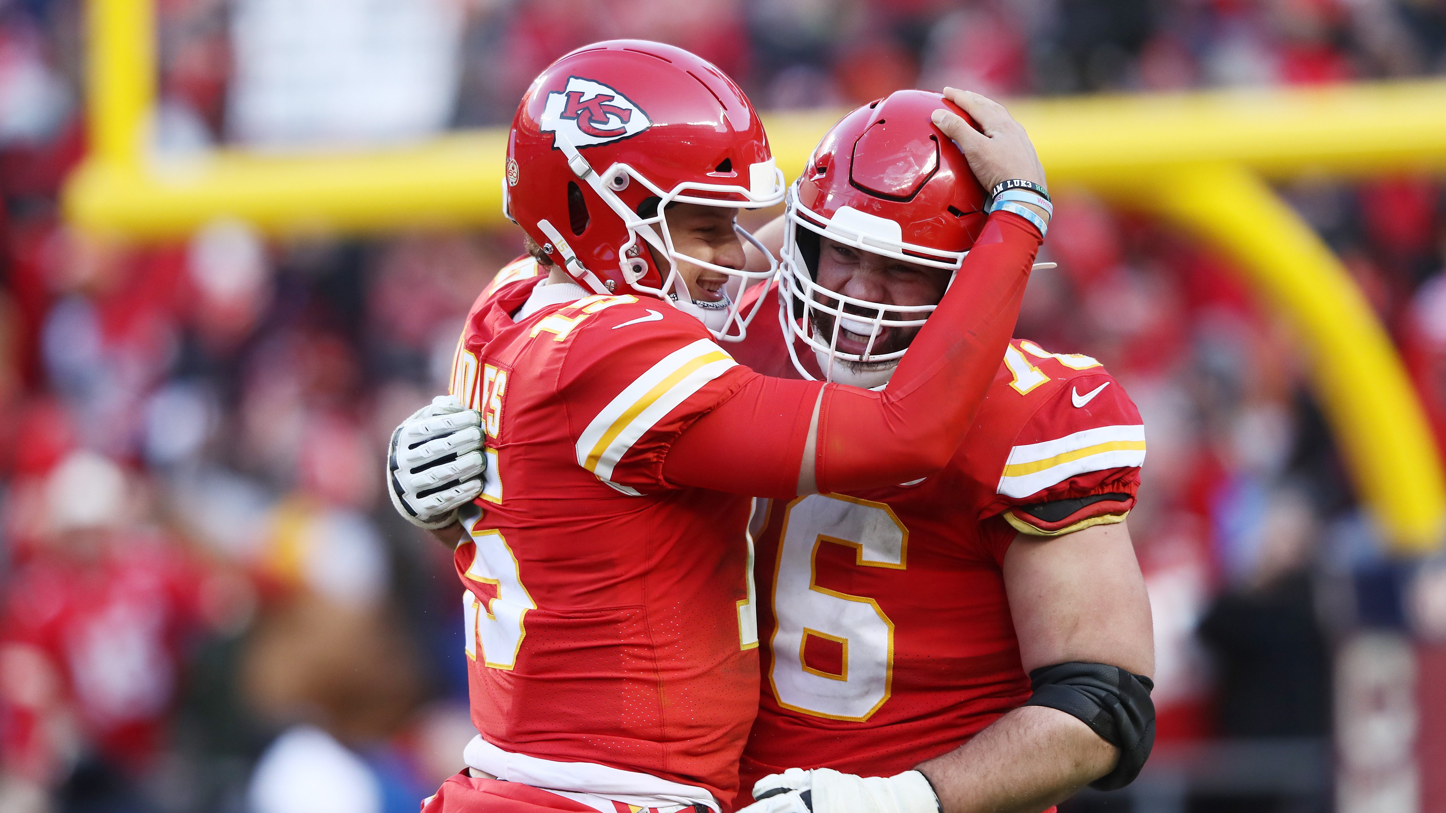 Patrick Mahomes, à gauche, et Laurent Duvernay-Tardif, à droite, participeront au Super Bowl avec les Chiefs de Kansas City.