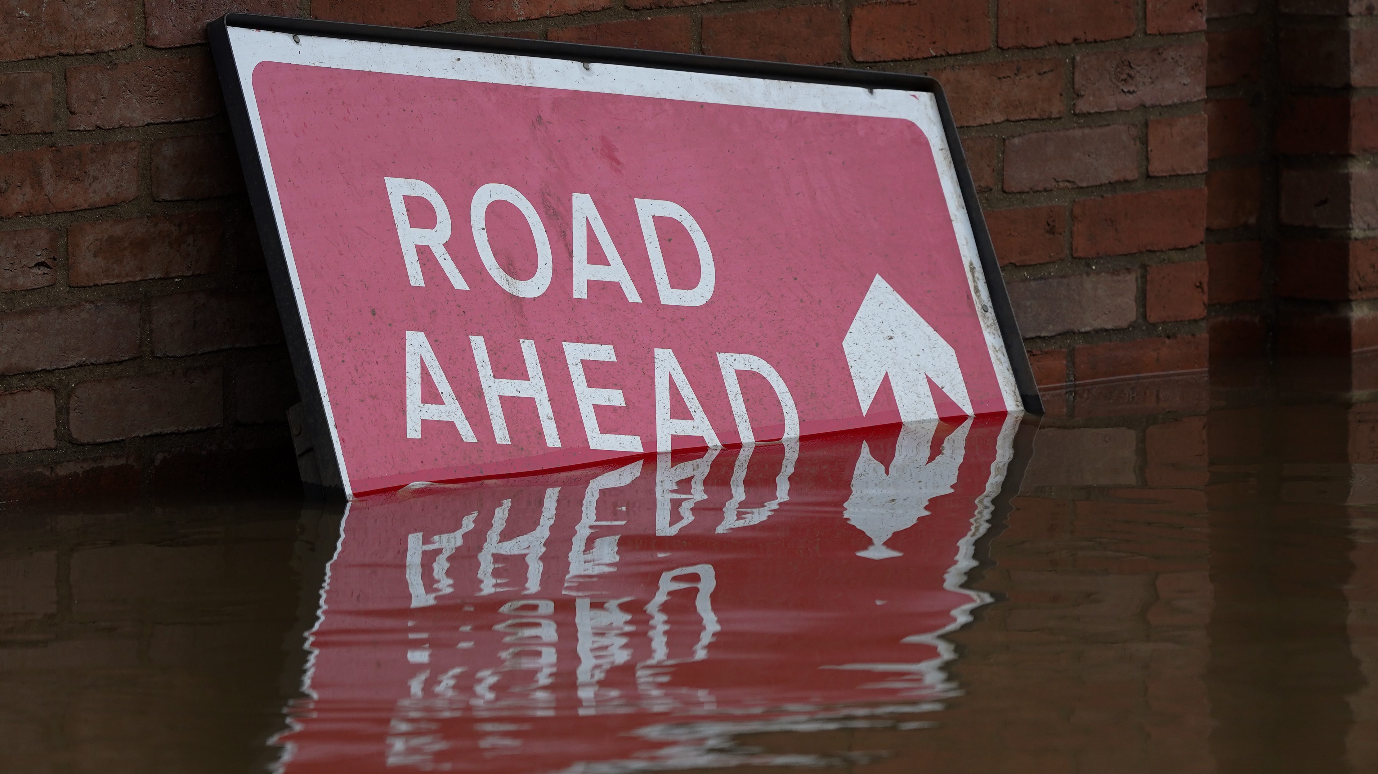 Royaume-Uni: «danger de mort» au passage de la tempête Dennis