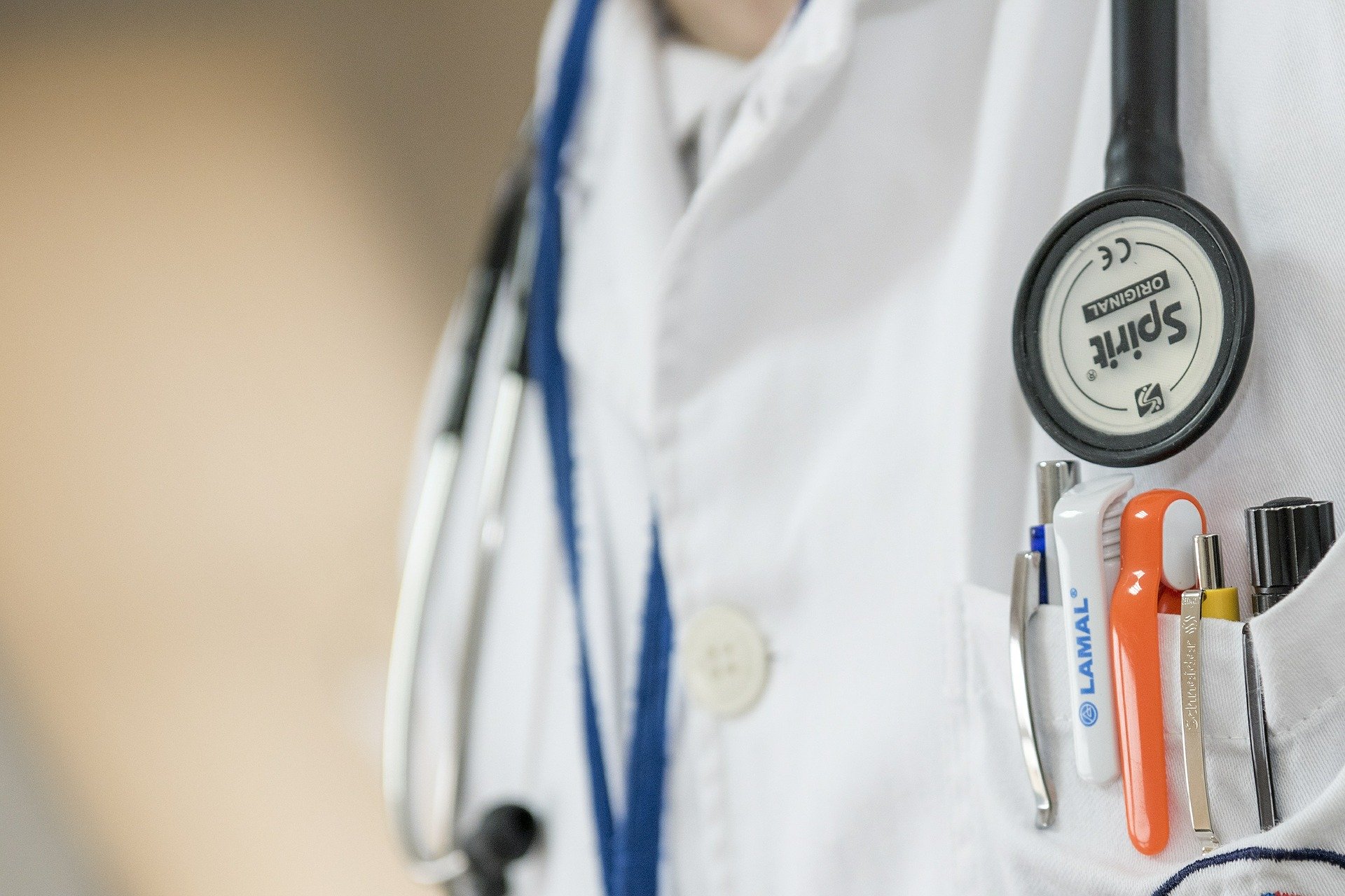 Un médecin. L'épidémie de coronavirus fait rage.