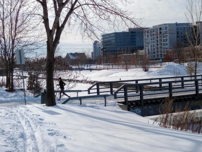 Le Vieux Montréal est un bel endroit pour faire du ski de fond. La piste pourrait être reliée au Bassin Peel. 
