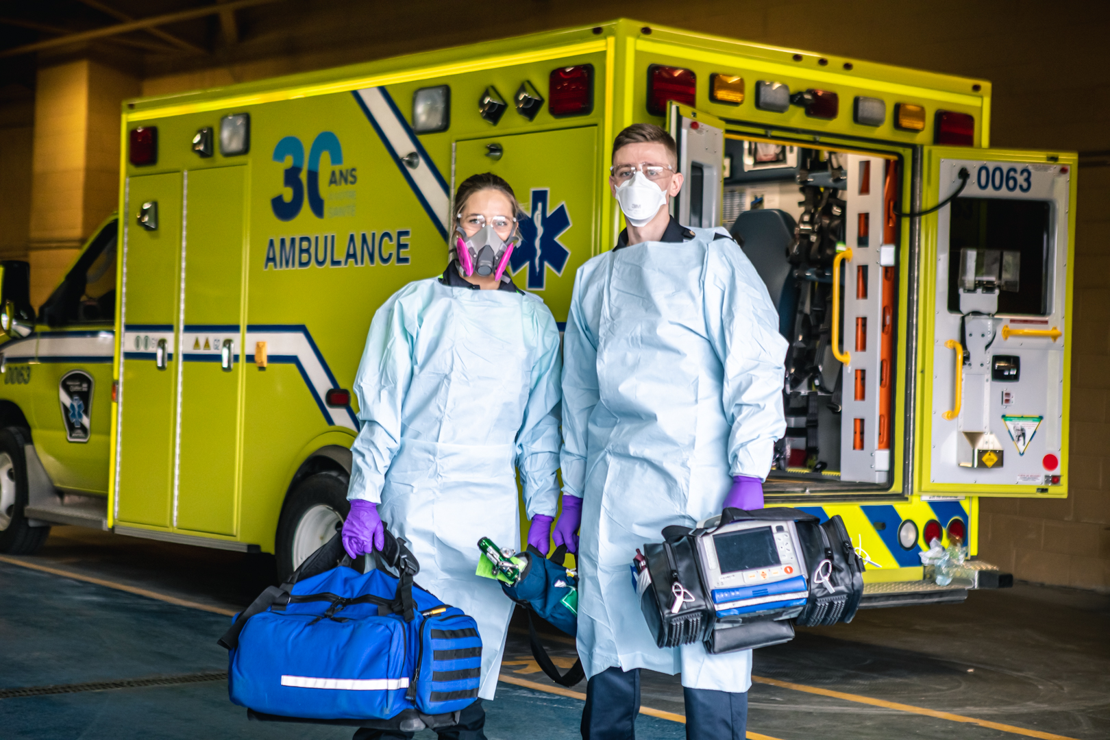 Deux param&eacute;dics d'Urgences-Sant&eacute;.