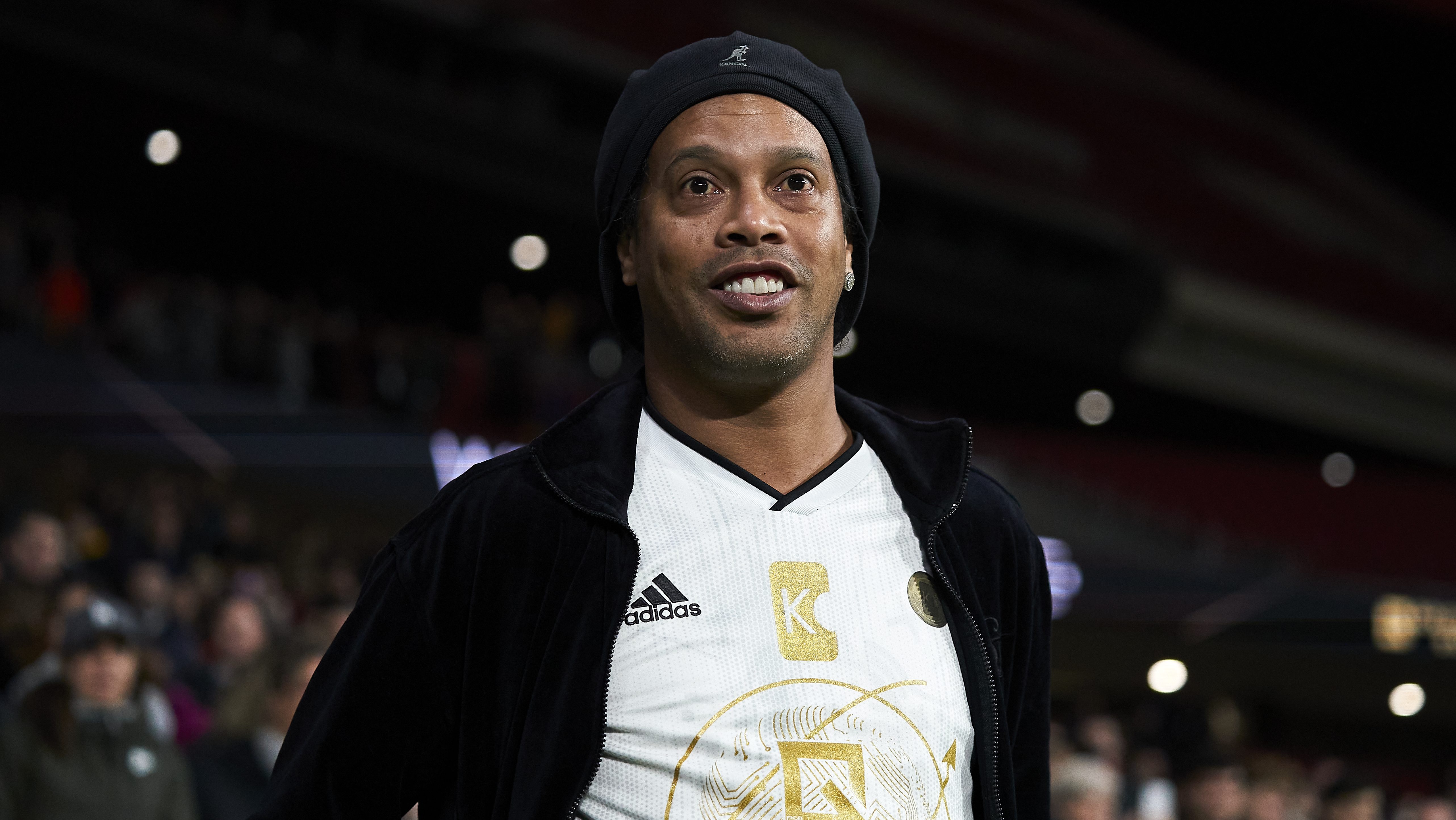 Ronaldinho mise en détention préventive pour un faux passeport