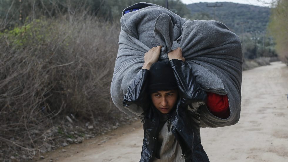 Crise migratoire: Erdogan veut l'aide de l'UE en Syrie, violences en Grèce