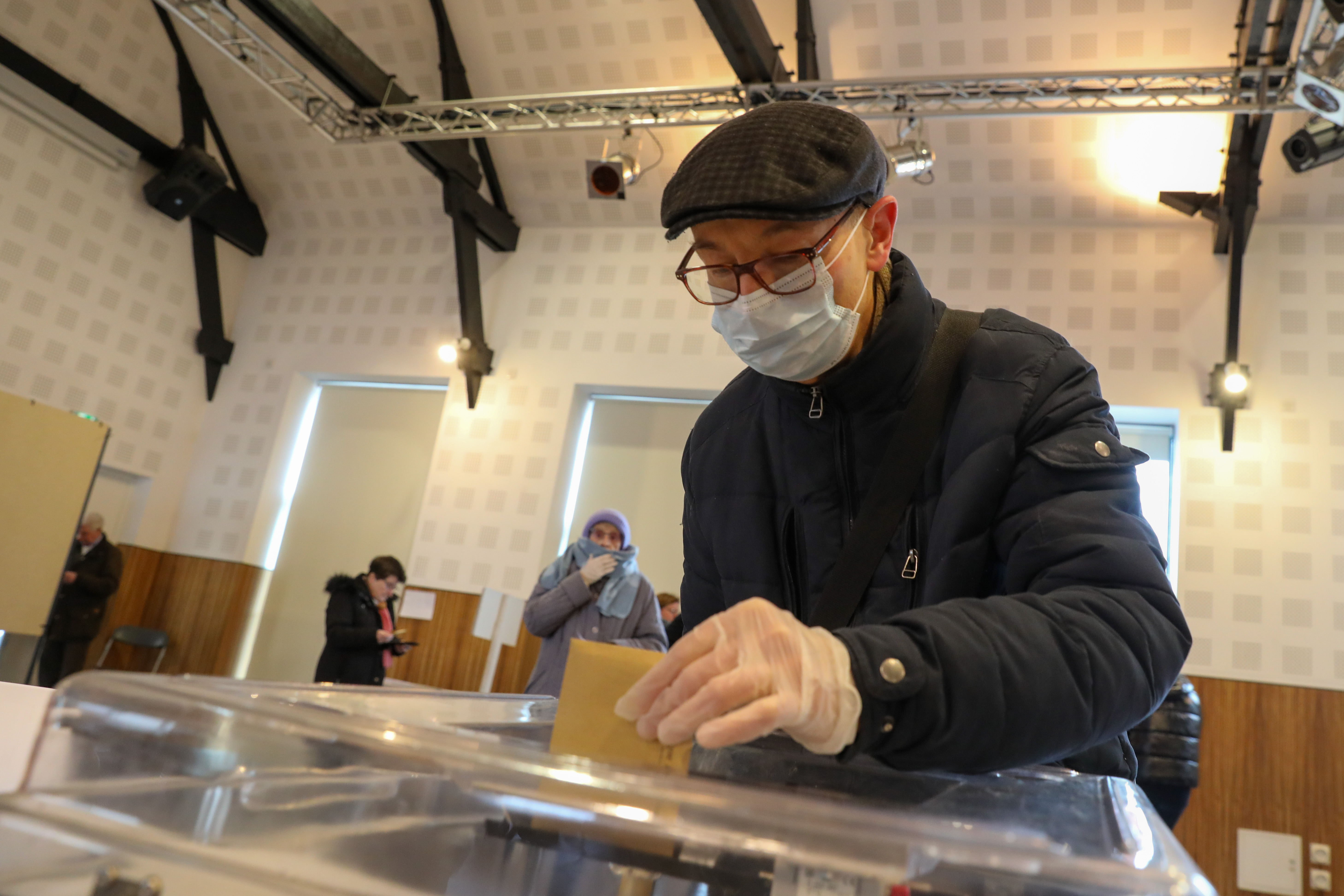 Coronavirus: les élections municipales françaises mobilisent peu