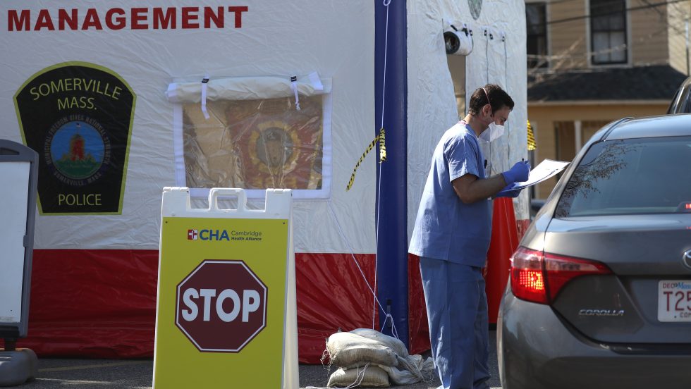 Coronavirus aux États-Unis: une aide sociale de 100 milliards de dollars