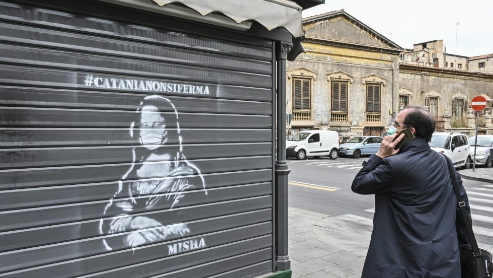 Coronavirus: l'Italie, un mois après le premier mort