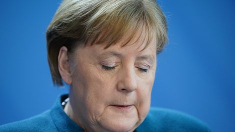 Coronavirus: Merkel en quarantaine, un sénateur américain testé positif