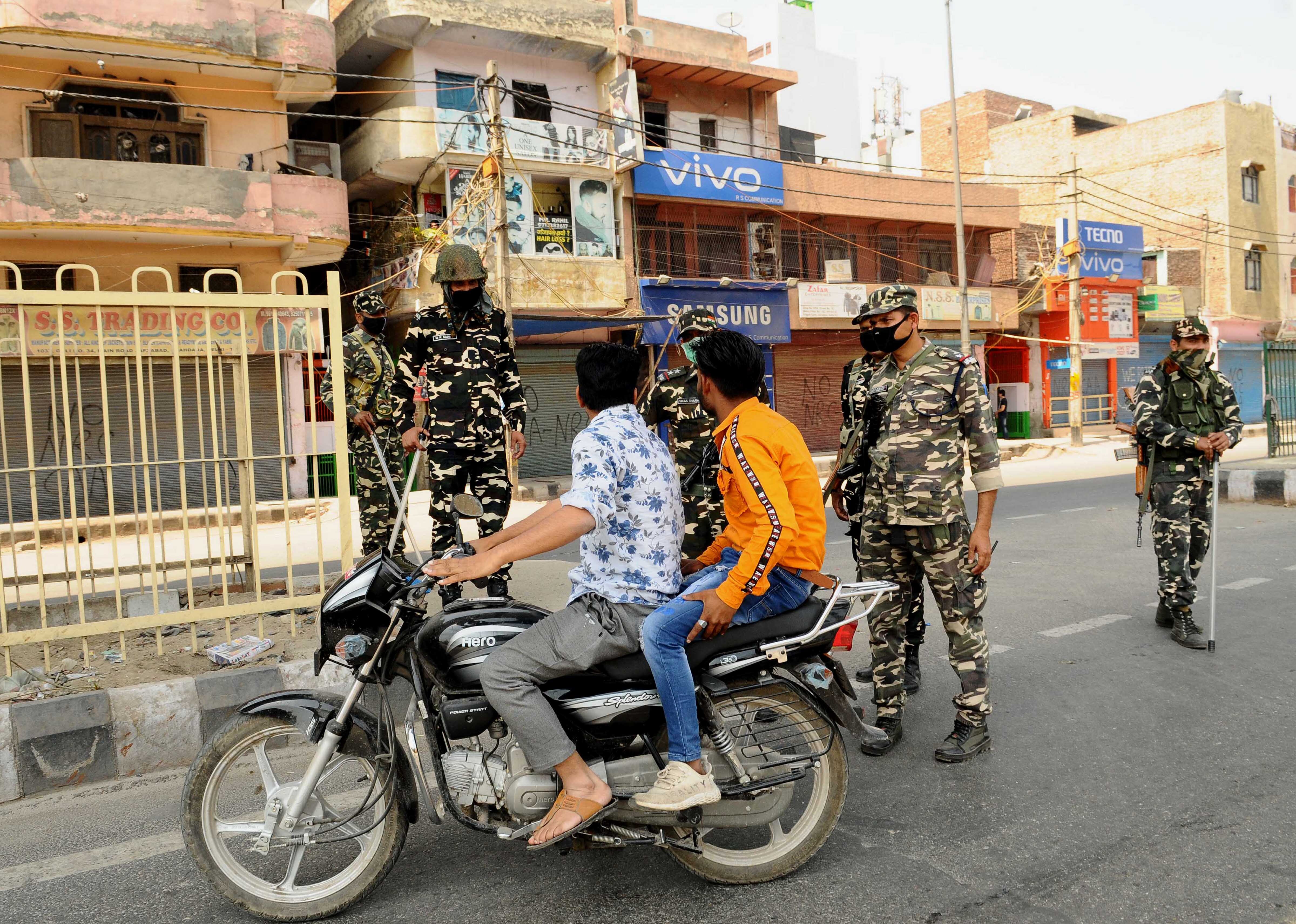 Inde: 1,3 milliards de personnes en confinement pendant trois semaines