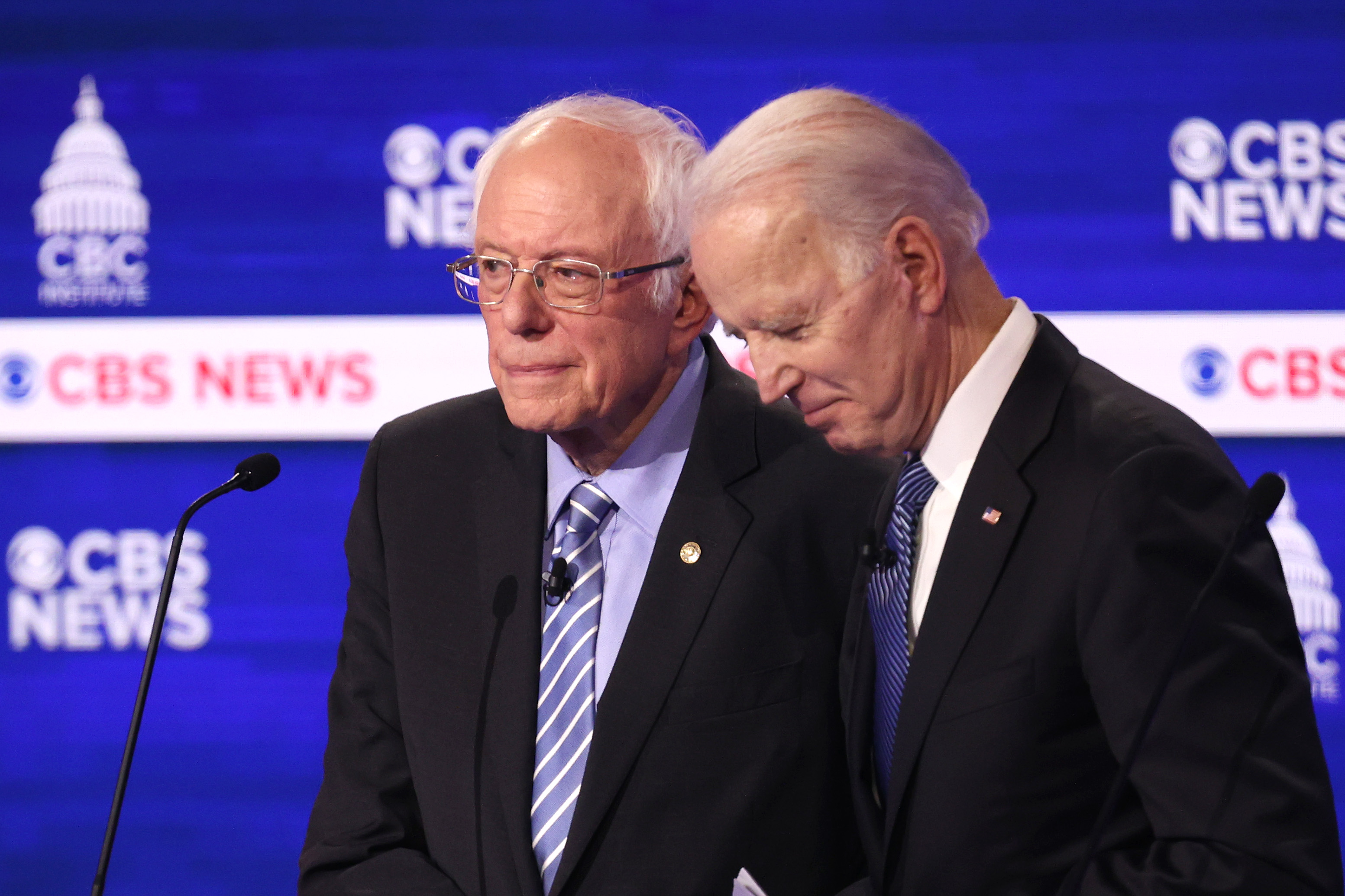 Primaire démocrate: le duel Biden-Sanders perturbé par le coronavirus
