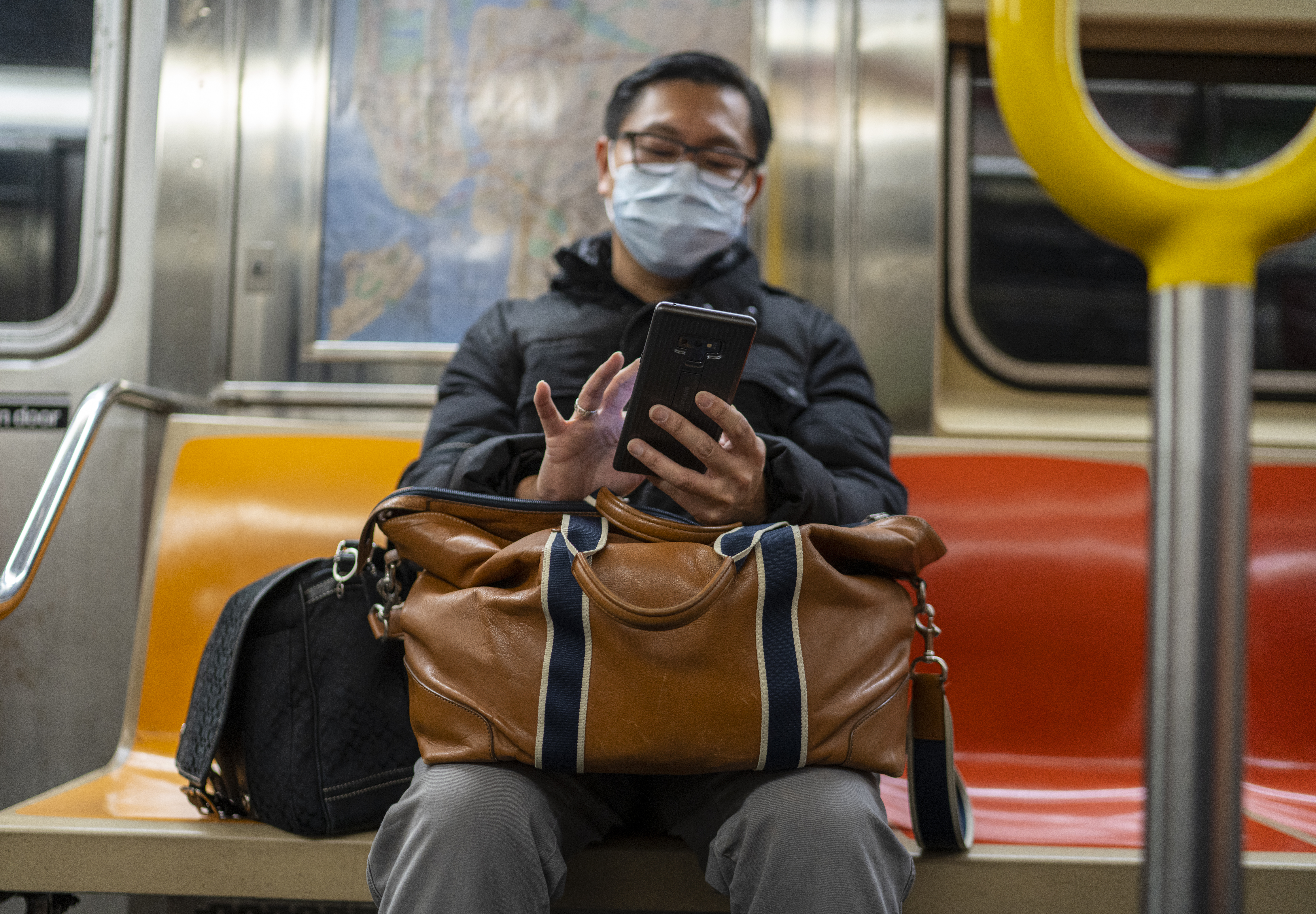 Coronavirus: l'OMS en guerre contre les fausses nouvelles