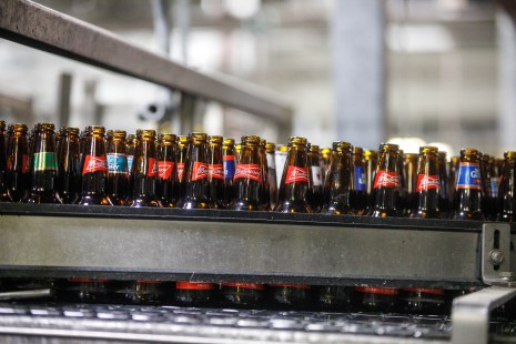 L’usine laSalloise de Labatt peut produire de la bière, de l’antiseptique ainsi que des bouteilles d’eau, selon les besoins.