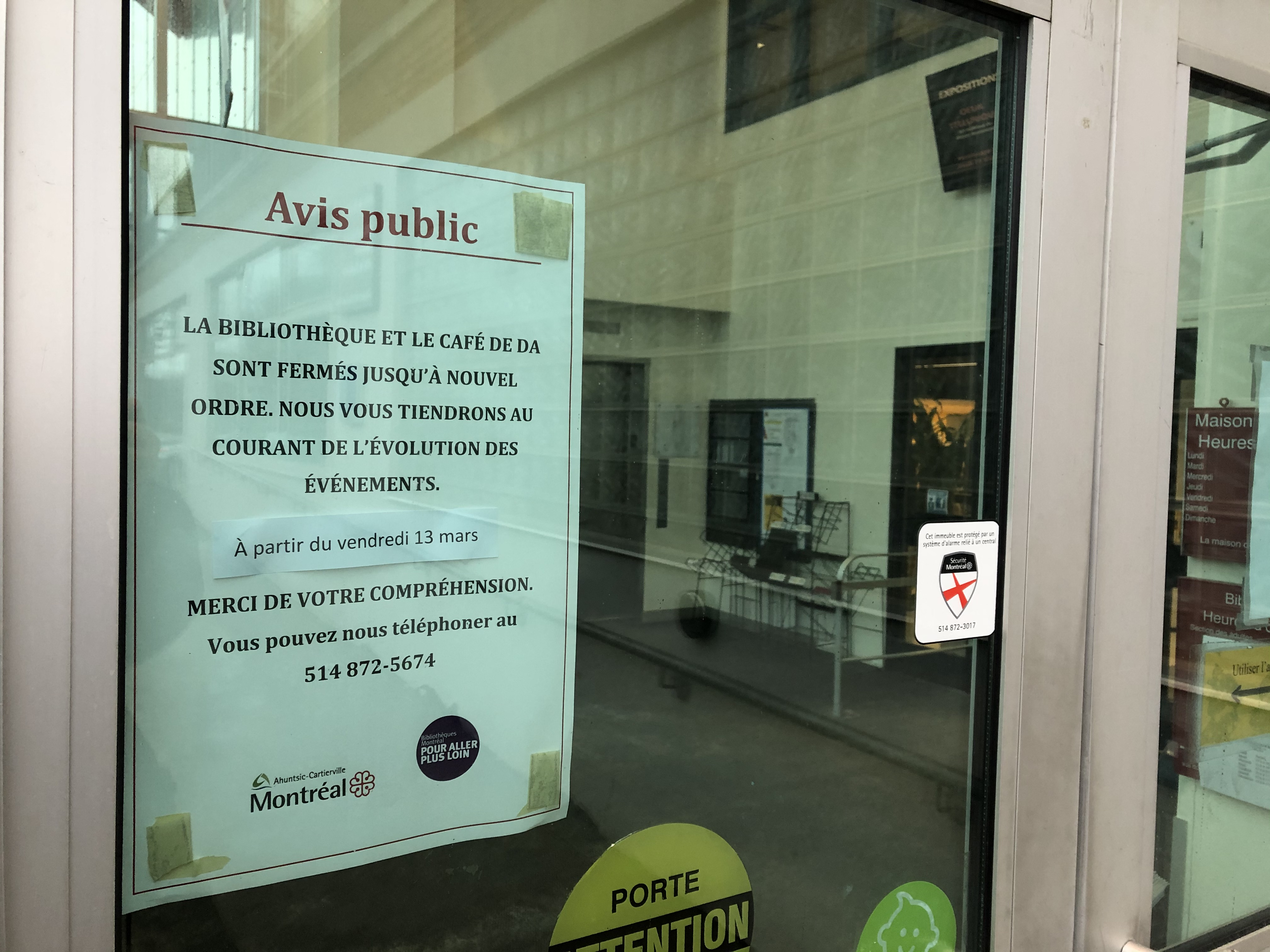 COVID-19 bibliothèque fermée