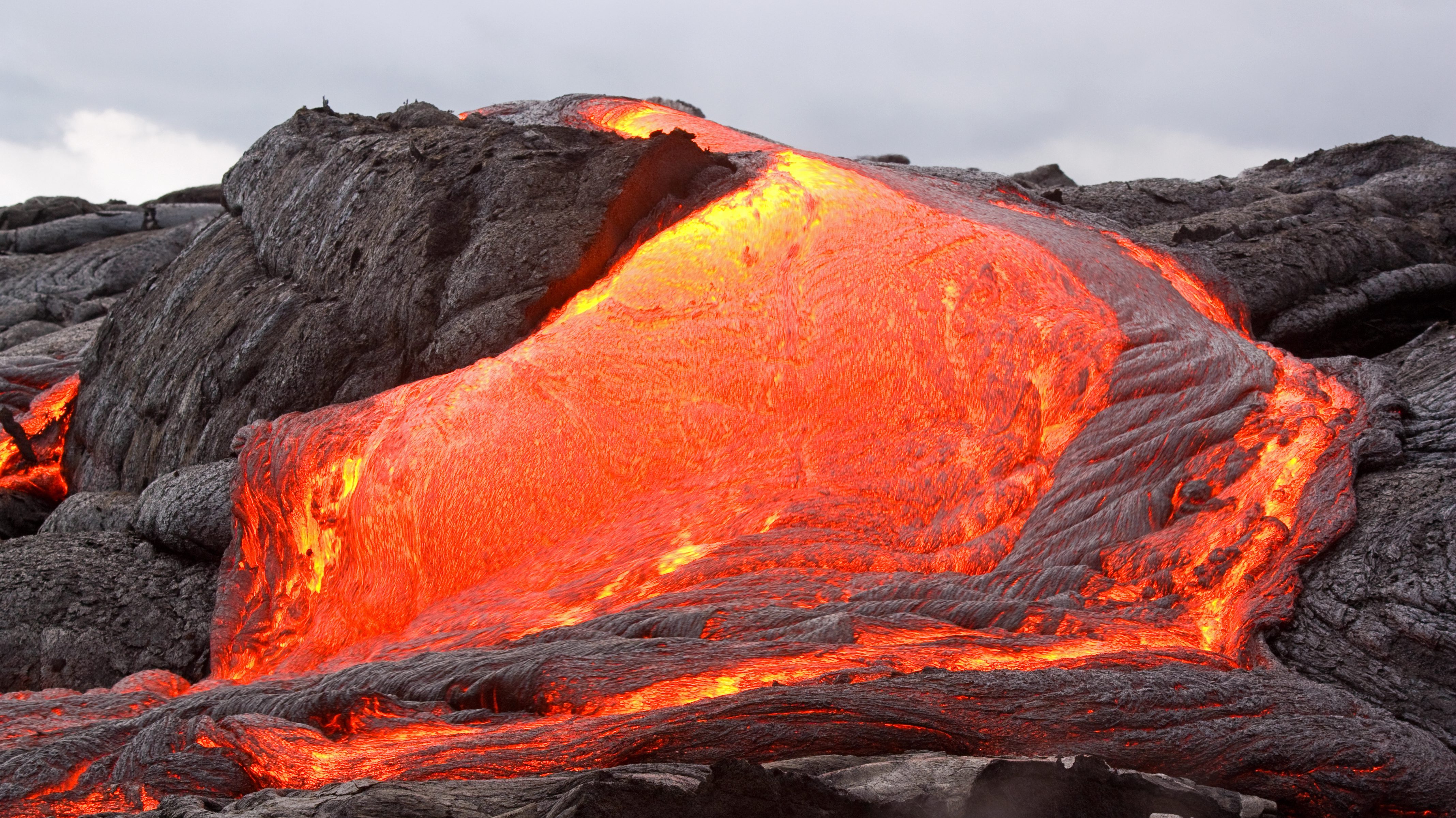 Вулкан горная порода. Национальный парк Гавайские вулканы. Магматические горные породы вулкан. Вулканические горные породы. Вулкан (Геология).