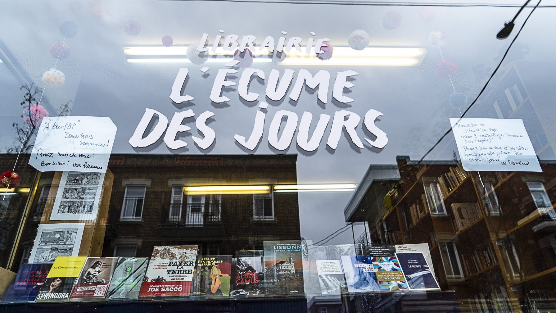 Le milieu du livre sur la corde raide