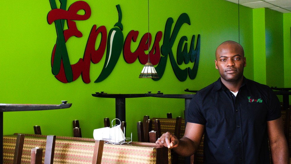 Robed Estéril est restaurateur à Epiceskay.