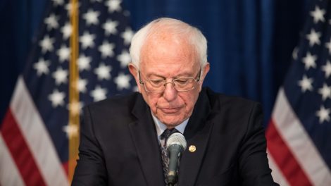 Primaire démocrate: Bernie Sanders abandonne