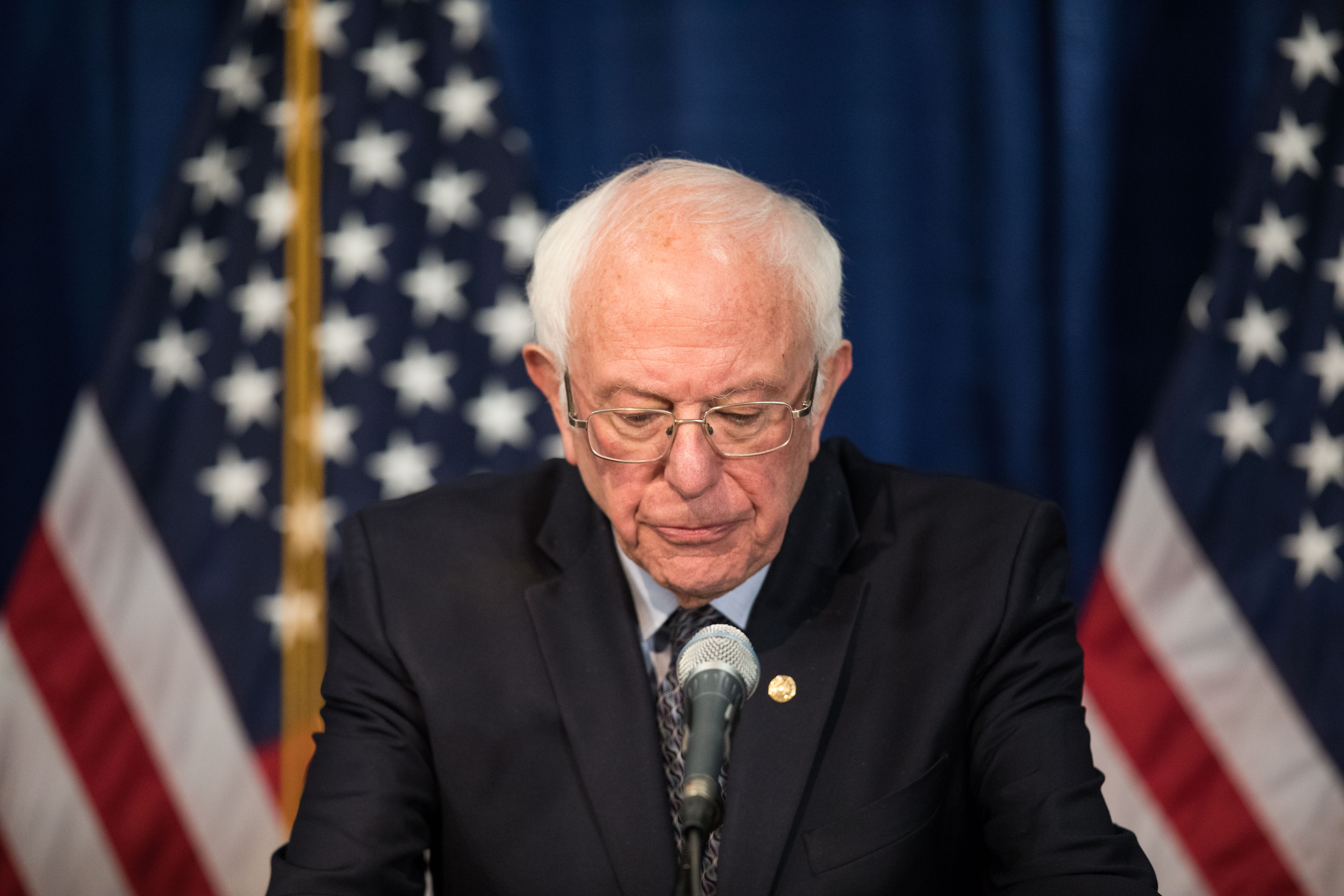 Primaire démocrate: Bernie Sanders abandonne