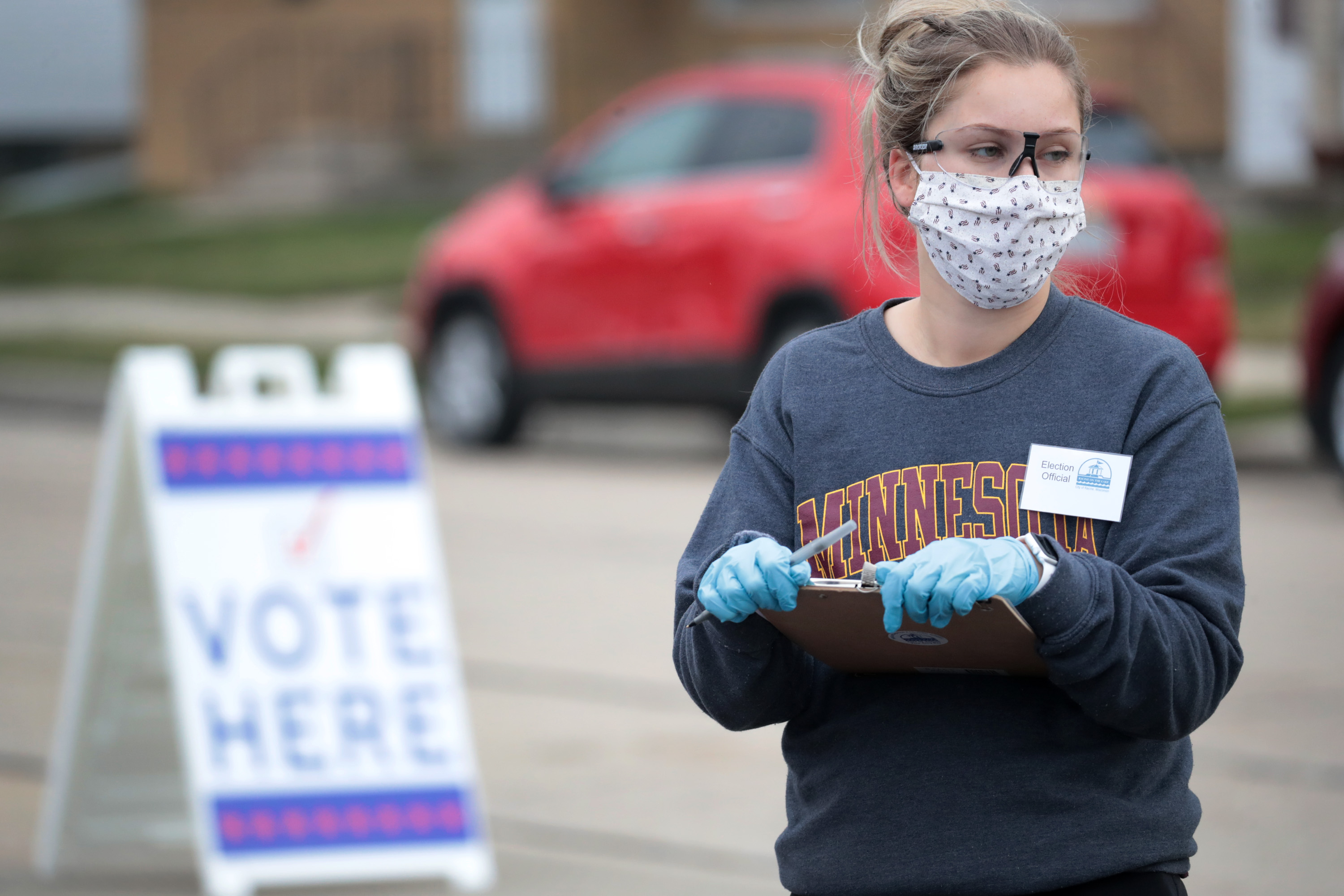 Primaire démocrate: les électeurs du Wisconsin votent en pleine pandémie