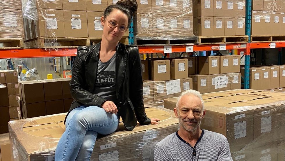 Chaptec-Omnichem, une entreprise de 25 employés située à Montréal-Est, tient bon face à la crise. En diversifiant sa production, elle est parvenue à participer à l’effort de guerre contre la COVID-19 et même à embaucher de nouveaux salariés.