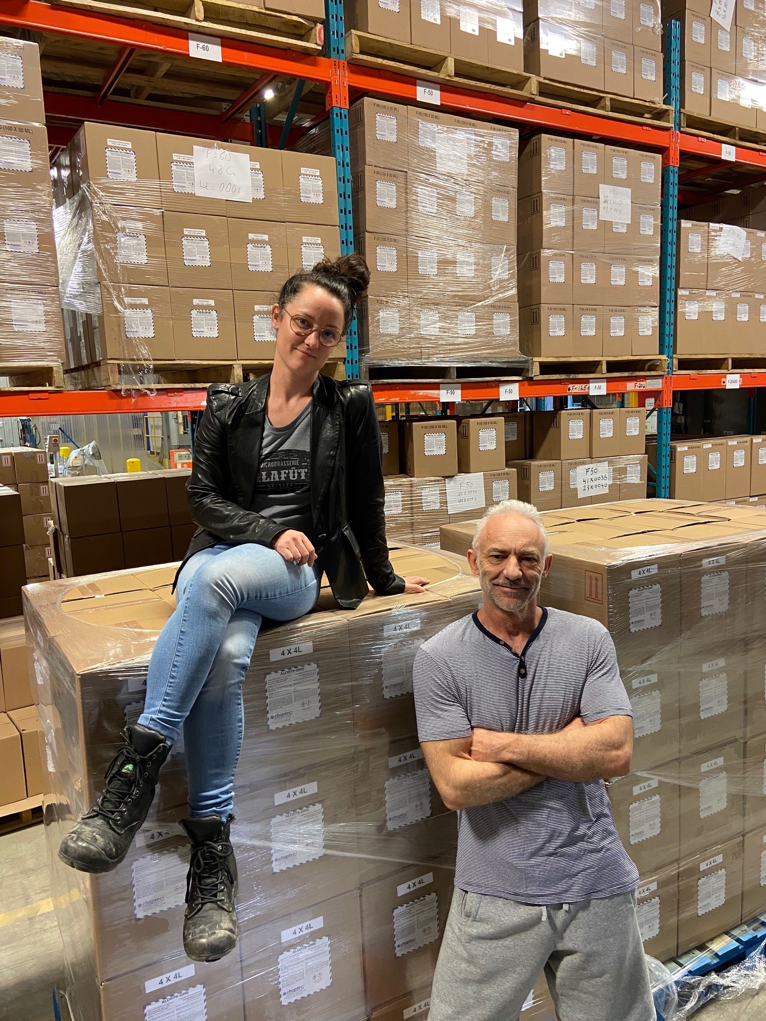 Chaptec-Omnichem, une entreprise de 25 employés située à Montréal-Est, tient bon face à la crise. En diversifiant sa production, elle est parvenue à participer à l’effort de guerre contre la COVID-19 et même à embaucher de nouveaux salariés.